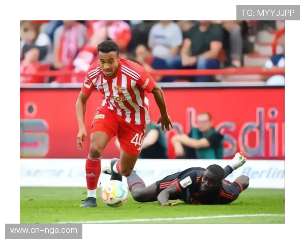 柏林联合战术揭秘：三中卫体系激活多基前插进攻